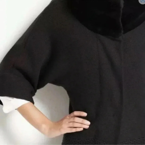 Ann Taylor | Black 3/4 Length Sleeve Merino Wool Cardigan Faux Fur Collar XS EUC - Picture 9 of 9